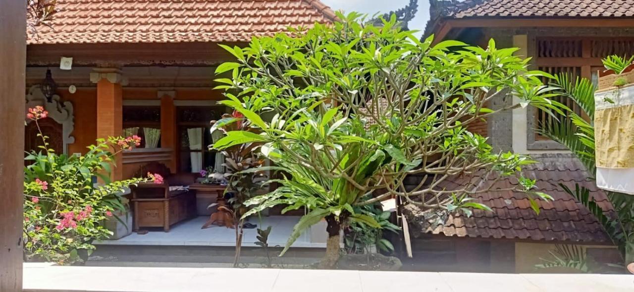 Family Guest House Ubud Exterior foto